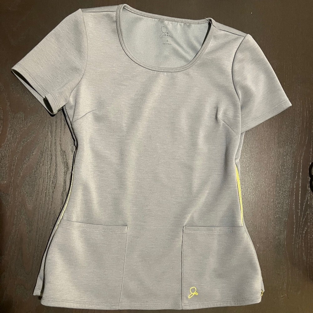 Jaanuu Scrub Set